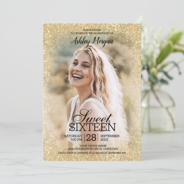 Gold Glitzer Foto Template Sweet 16 Party Einladung (Stehend Vorderseite)
