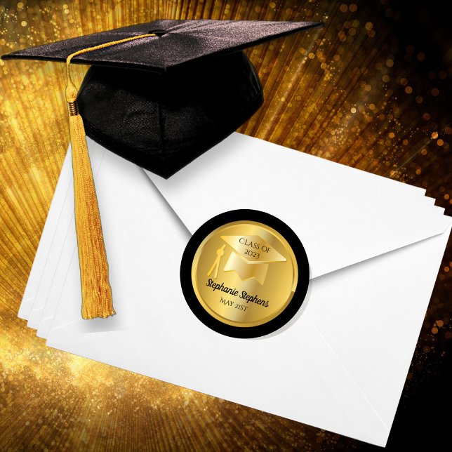 Gold Graduation Cap on Gold Gradient | Schwarzes S Runder Aufkleber (Von Creator hochgeladen)