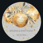 Gold Gray Christmas Wedding Siegel Round Stickers<br><div class="desc">Umfassen Sie Siegel Aufkleber als Hochzeitsempfang oder zum Probe-Dinner oder Brautparty,  mit dem Gold Gray Christmas Einladung Thema.</div>