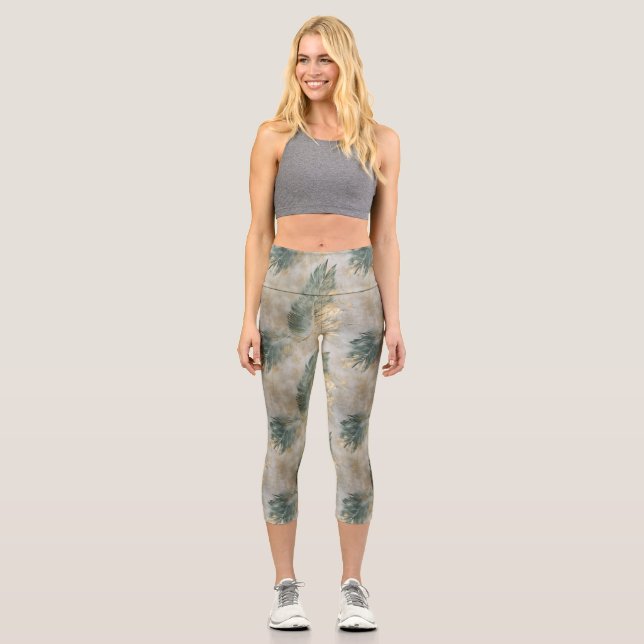 Gold Green Tropical Blätter Capri Leggings (Vorderseite)