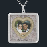 Gold Heart Foto Frame Necklace Versilberte Kette<br><div class="desc">Romantische Foto-Rahmenhalskette,  um Ihr eigenes Foto zu personalisieren und Text,  Schriftart,  Größe und Farbe zu verändern. Sehr hübsch als Gastgeschenk Hochzeit für Ihre Gäste!</div>