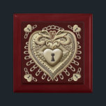 Gold Heart Lock Erinnerungskiste<br><div class="desc">Gold Heart Lock Geschenkboxen von ArtMuvz Illustration. Matching T - Shirt, romantische Kleidung, Hochzeitsgeschenke. Valentinstag Geschenke und Bekleidung. Beachten Sie, dass Lock nicht real ist, Schloss ist eine Illustration. Um PERSONALISIEREN zu können, wenn keine "Textvorlage" mit "Ihr Name" angezeigt wird, klicken Sie auf "Design bearbeiten" und dann auf der links...</div>