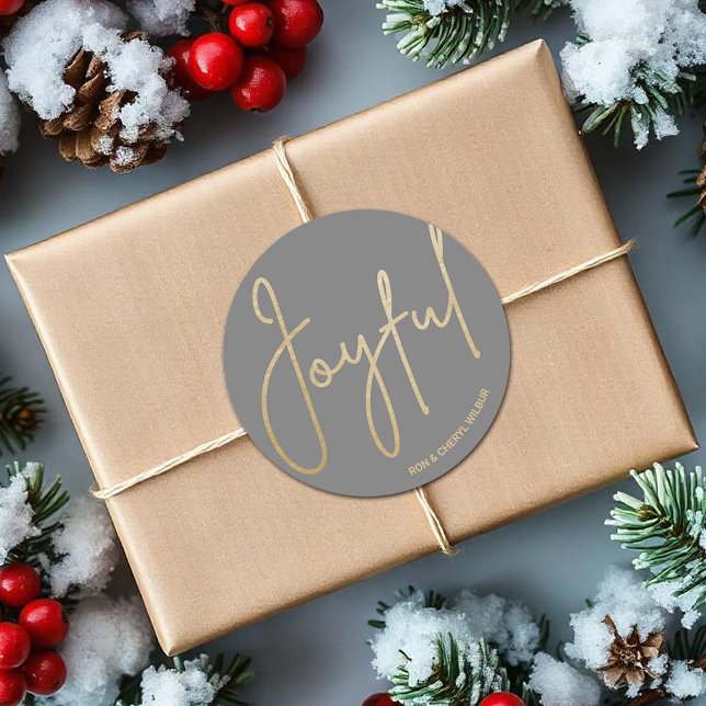 Gold JOYFUL auf Grau Weihnachten Runder Aufkleber (JOYFUL in gold script on gray  Christmas 3" Round Stickers)