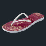 Gold Lace Burgundy Maroon Bridesmaid Wedding Flip Flops<br><div class="desc">Diese eleganten Hochzeitskippen sind eine großartige Möglichkeit, um Ihren Brautmädchen zu danken und sie zu erkennen und ihnen nach einem langen Tag eine Erholung zu geben. Das schöne Design zeichnet sich durch ein elegantes Design mit goldenen Spitzen-Frills auf bordeauxrotem, weinrotem Hintergrund und extravaganten goldfarbenen Schriftzeichen aus. Der Text liest Bridesmaid...</div>