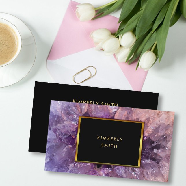 Gold lila Amethystgeode. Visitenkarte (Elegant purple amethyst gemstone, black and gold professional business card.)