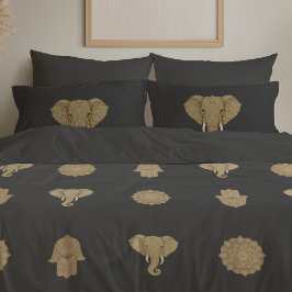 Gold Mandala Elephant Hamsa Hand - Reversible Boho Kissenbezug