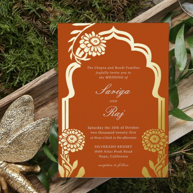 Gold Marigold Indian Wedding Einladung (indian wedding invitation, hindu wedding invitation, gold foil orange marigold flower mundap arch)