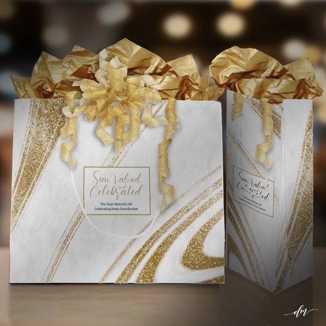 Gold Marmor Event Geschenktaschen Große Geschenktüte (Elegant gift bags styled with tissue and ribbon for a premium presentation.)