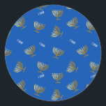 Gold Menorah und L'chaim Blue Runder Aufkleber<br><div class="desc">Umschlag Aufkleber/Siegel für Hanukkah. Stilvolle und festliche Art,  Ihre Umschläge Siegel</div>
