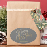 Gold Merry Christmas Luxe Gray Ovaler Aufkleber<br><div class="desc">Frohe Weihnachten in einem Imitat Goldfolienskript und Ihre Namen in schicker Schrift,  diese grauen Aufkleber sind stilvoll für jeden Weihnachtsfeiertag. MEHR FARBEN und passende Produkte in unserer Kollektion.</div>