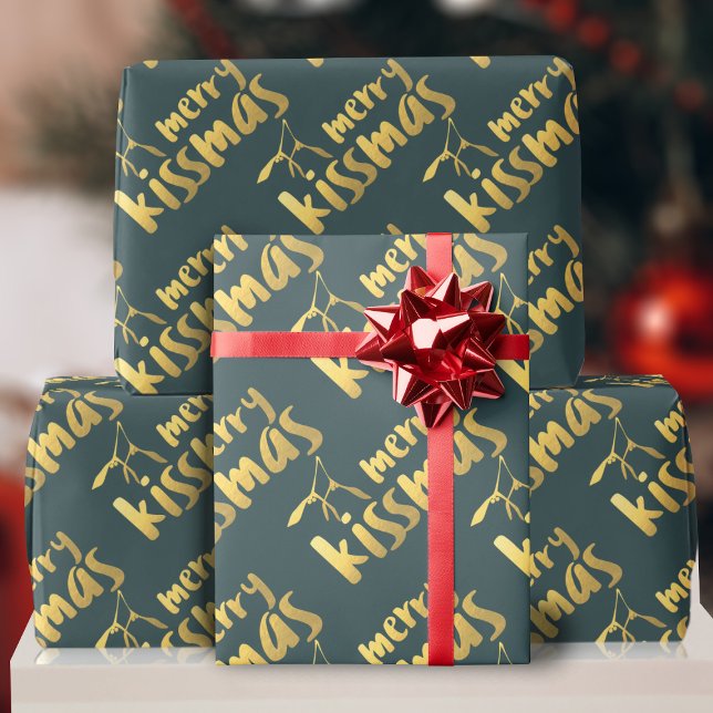 Gold Mistletoe Kissmas Weihnachtswrapping Paper Geschenkpapier (Merry Kissmas wrapping paper just for you)
