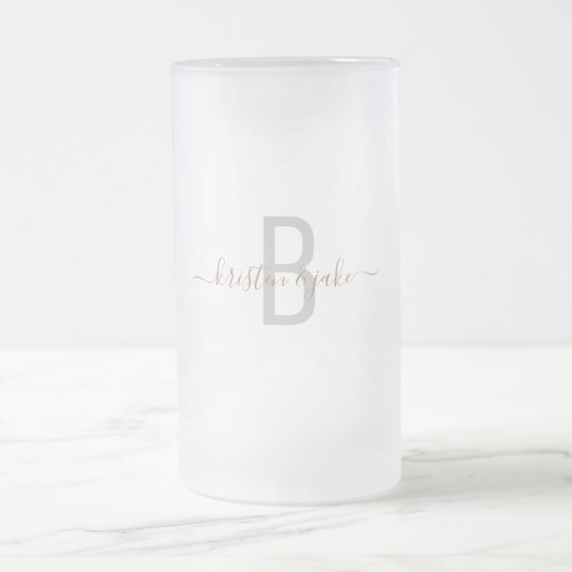 Gold Monogram Elegant Wedding Mattglas Bierglas (Mittel)