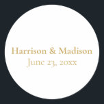 Gold Monogram Gastgeschenke Hochzeit Runder Aufkleber<br><div class="desc">Gold Monogram Gastgeschenke Hochzeiten Klassischer Rundaufkleber,  individuelles Hochzeitsgeschenk für klassische Rundaufkleber Imitate mit Goldbriefen,  weißem Hintergrund</div>