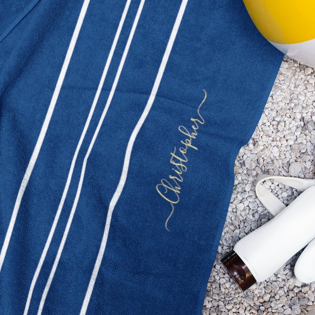 Gold Monogram Navy White Racing Stripes Pool Strandtuch (Gold Monogram Navy Blue White Racing Stripes Pool Beach Towel)