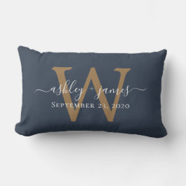 Gold Monogram Wedding Date Dunkelblau Lendenkissen