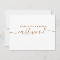 Gold-Monogramm mit Doppelname auf weißer Notizkart