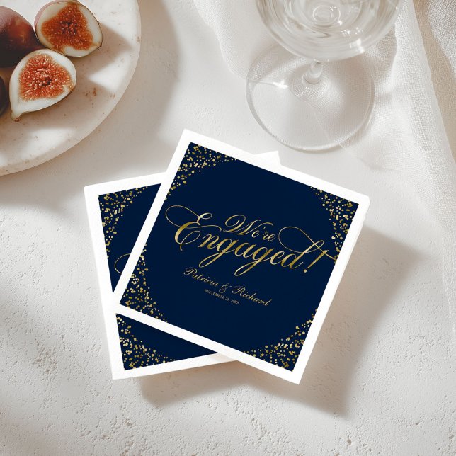 Gold Navy Blue Wir sind Verlobte Engagement Party Serviette (Von Creator hochgeladen)