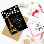 Gold Paris Eiffel Tower Glitzer Lights Sweet 16 Einladung<br><div class="desc">Machen Sie sich bereit, mit unserer geistreichen und schicken 16 . Geburtstag Geburtstagsfeier zu glänzen! Dieses trendige und stilvolle Design Set ist der perfekte Ort für ein unvergessliches Fest. Mit einem Imitat bedruckt Gold funkelnd Glitzer Paris Eiffelturm mit leuchtenden weißen Hängeleuchten und silbernen funkelnd Glitzer Konfetti, alles Set vor einem...</div>