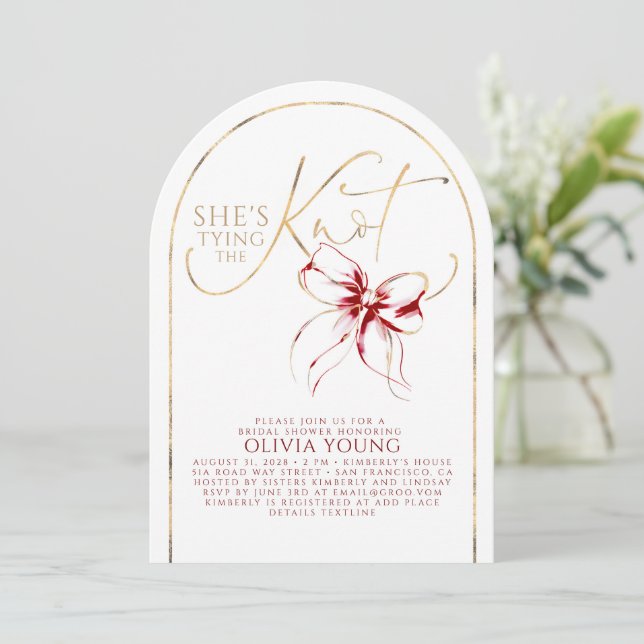 Gold Red Bow She's Tying The Knot Bridal Shower Einladung (Stehend Vorderseite)