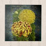 Gold Red Chrysanthemums auf Aquamarin Damaskus bei Fliese<br><div class="desc">Die Vintage Collage auf dieser dekorativen Keramik Kachel weist zwei wunderschöne Chrysanthemen auf - eines ein sonniges Gelb und das andere Gelb und Rot - auf einen bedrückten aquamarinen Damast-Hintergrund. Der Hintergrund ist eine Retro-Collage aus goldener Handschrift, Spitzen und schwarzer Rose für ein antikes Ambiente. Die Blume, die auf dieser...</div>