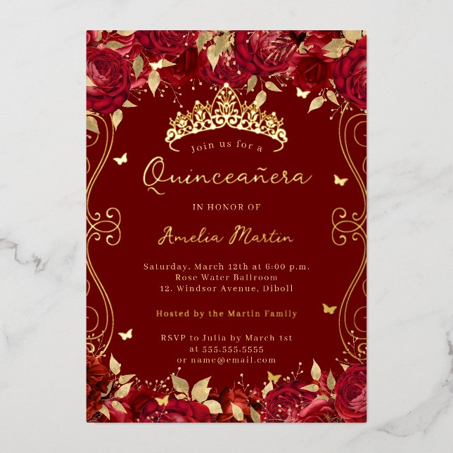 Gold Ruby Red Swirl Scroll Floral Quinceanera Folieneinladung (Vorderseite)