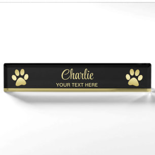 Gold Shiny Dog Paw auf schwarzem Hintergrund Namensplakette