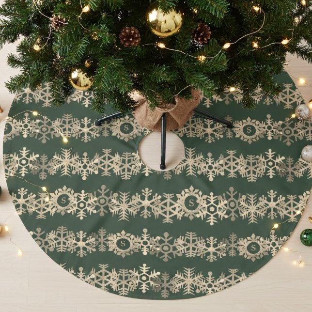 Gold Snowflakes Forest Green Christmas Tree Rock Polyester Weihnachtsbaumdecke (A rich forest green christmas tree skirt with gold snowflakes and your initial.)