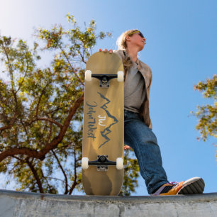 Gold Sonnenaufgang personalisierbare Berge Monogra Skateboard