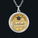 Gold Sparkle Graduate Custom Chic 2023 Abschluss Versilberte Kette<br><div class="desc">Elegante Imitate goldglänzende Abschluss-Halskette Geschenk für einen Gymnasiasten oder Uni-Absolvent mit Ihrem eigenen Schulnamen und Klasse in der Mitte. Personalisieren Sie dieses schicke,  moderne Abschluss Accessoire.</div>