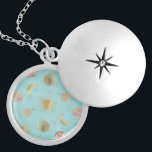 Gold Sun Moon Planets Space Blue Illustration Medaillon<br><div class="desc">Moderne Galaxie Imitate goldene Sonne, Mond und Planeten nebula hellblauen boho Design, bestehend aus goldhalbmondfarbenem Mond, lebendige Goldsonne mit Sonnenstrahlen, goldener und blauer Erde, gelber goldener Saturn und seinen Ringen, Rosa, Rose Gold und Gelbgoldfarben Venus, Jupiter und Mars handgemalt Planet, auf einem hellblauen Hintergrund. Ein goldener Himmelsraum Elemente, Universum boho...</div>