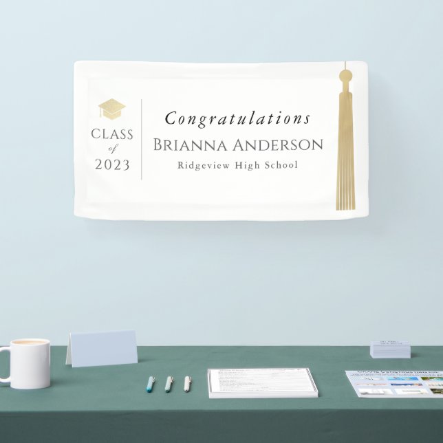 Gold Tassel & Cap White Graduation Party Banner (Messe)