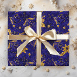 Gold und Blue Christmas Poinsettia Blume Geschenkpapier<br><div class="desc">Dieses elegante und glamouröse Verpackungspapier ist vielseitig einsetzbar und kann für Geschenke oder Kunst- und Handwerksprojekte verwendet werden. Es ist ideal für jeden Anlass wie Weihnachten,  Geburtstage,  Hochzeiten,  Brautpartys,  Babyduschen,  Jahrestage oder allgemeine Geschenke. Das Design umfasst Imitate goldene Glitzer Poinsettia Blume auf einem dunkelblauen Hintergrund. Ideal für die Ferienzeit.</div>