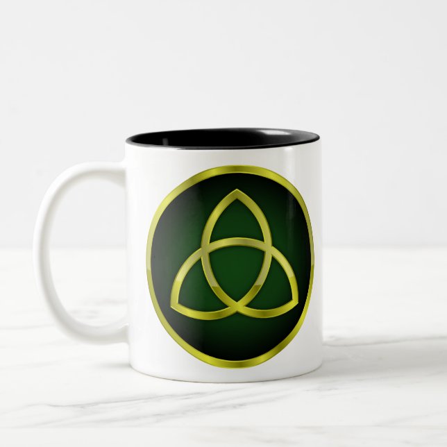 Gold und grüne Triquetra Zweifarbige Tasse (Links)