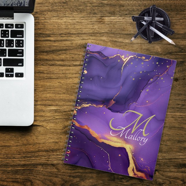 Gold und Lila Agate 💜 ✨ elegante Script Monogram Notizblock (Gold and Purple Agate 💜✨Elegant Script Monogram Notebook |  Try on your monogram on screen now!)