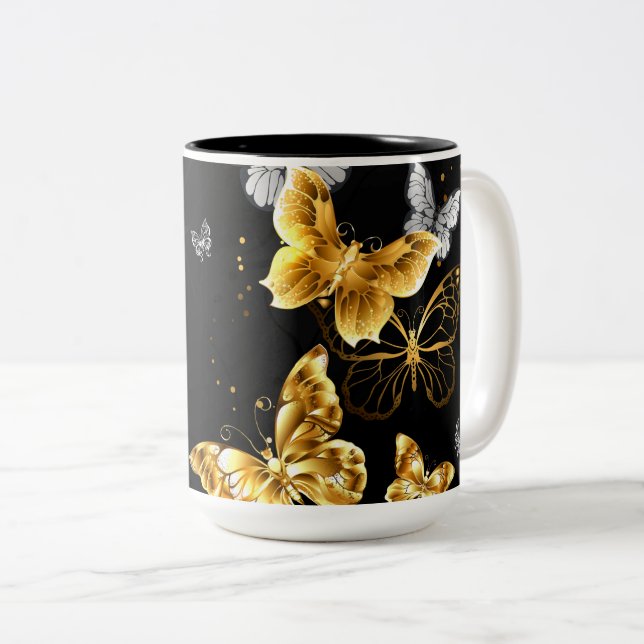 Gold und weiße Schmetterlinge Zweifarbige Tasse (VorderseiteRechts)