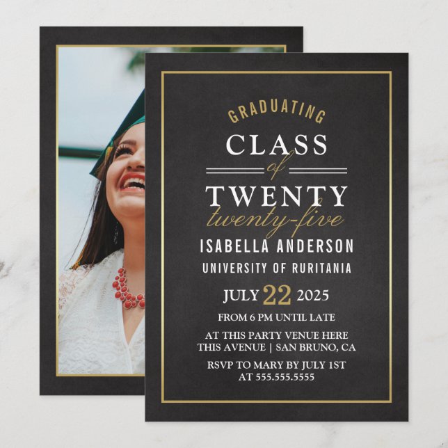 Gold- und Weißschrift auf Chalkboard | Graduate Fo Einladung (Vorne/Hinten)