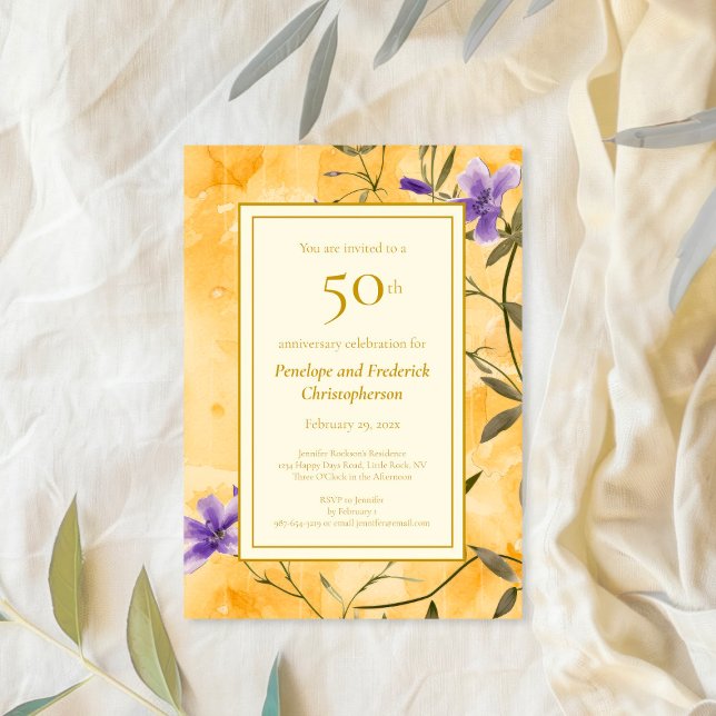 Gold Violets Floral 50. Hochzeitstag Einladung (Gold Violets Floral 50th Wedding Anniversary Invitation)