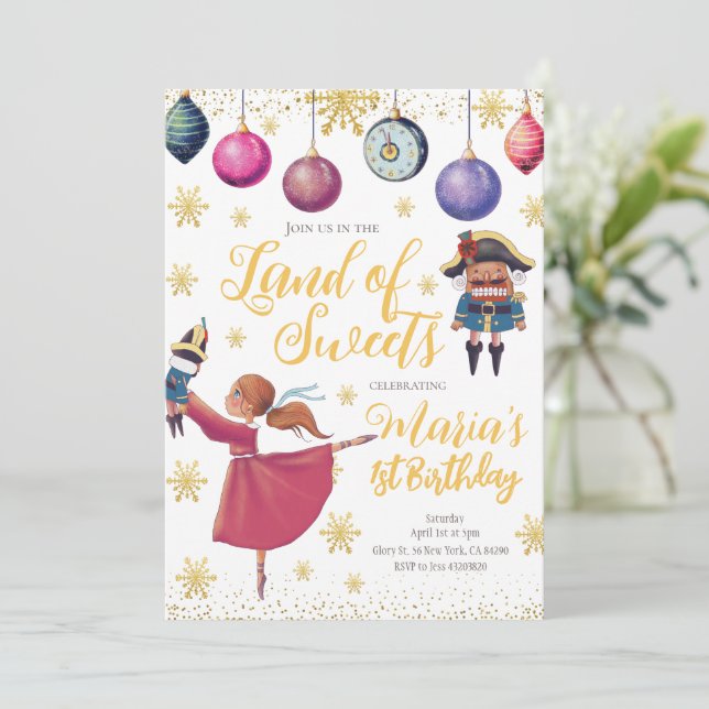 Gold Winter Nutcracker Geburtstagseinladung Einladung (Stehend Vorderseite)