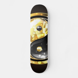 Gold Yin Yang auf schwarz Skateboard