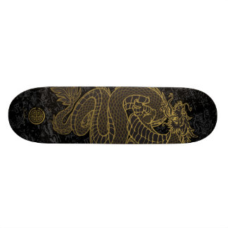 Goldchinesischer Drache auf Schwarzem Skateboard