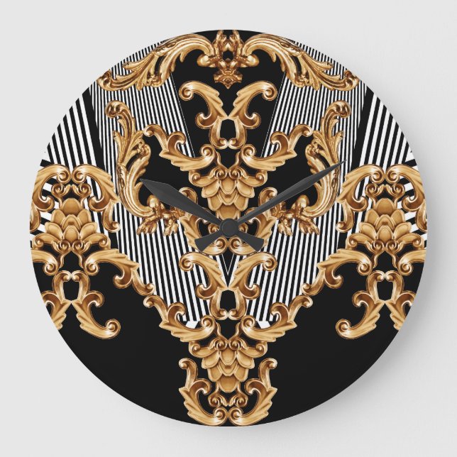 Golden barocke, aufwändige Dekoration. Große Wanduhr (Vorderseite)