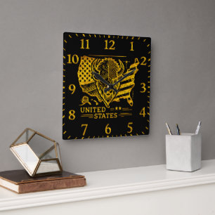 Golden Bison Illustration mit US-Karte und -Flagge Quadratische Wanduhr