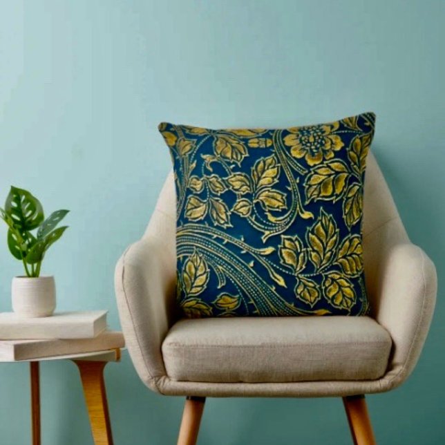 Golden Blossom Kissen (Throw Pillow 100% polyester heavyweight stretch material. Hidden zipper Made in the USA.
)