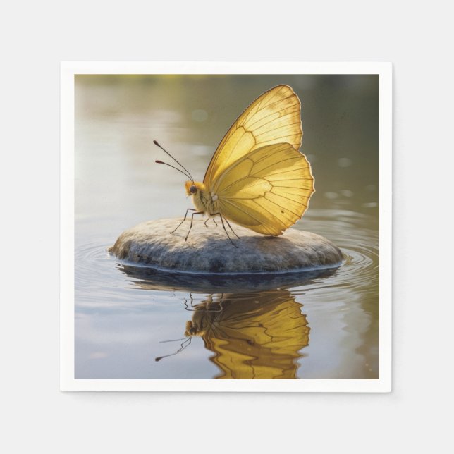 Golden Butterfly On a Rock in Water Serviette (Vorderseite)