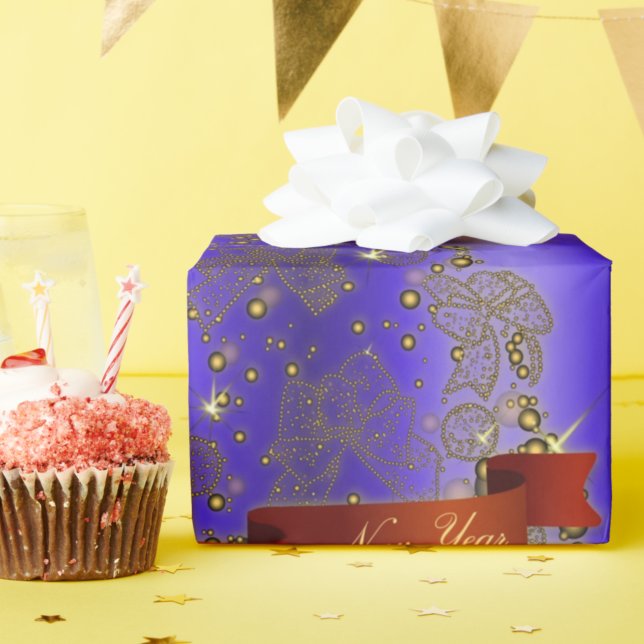 Golden Christmas Tree on Blue Geschenkpapier (Von Creator hochgeladen)