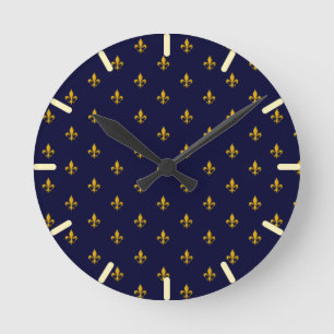 Golden Fleur de Lis on Navy Blue Runde Wanduhr