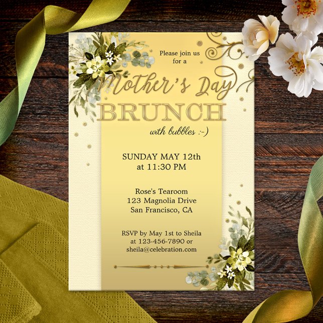 Golden Floral Mütter Day Brunch Einladung (Elegant Mother's Day Brunch invitation featuring a gold stylized design with watercolor leaves)