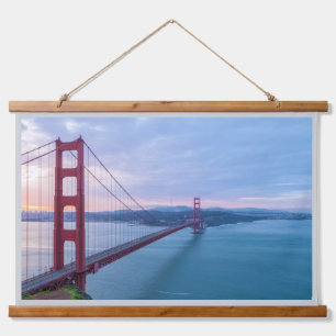 Golden Gate Bridge bei Sonnenaufgang Wandteppich Mit Holzrahmen