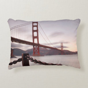 Golden gate bridge gegen Berge Dekokissen