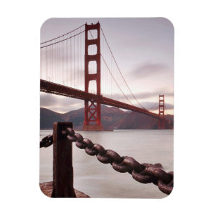Golden Gate Bridge gegen Berge Magnet